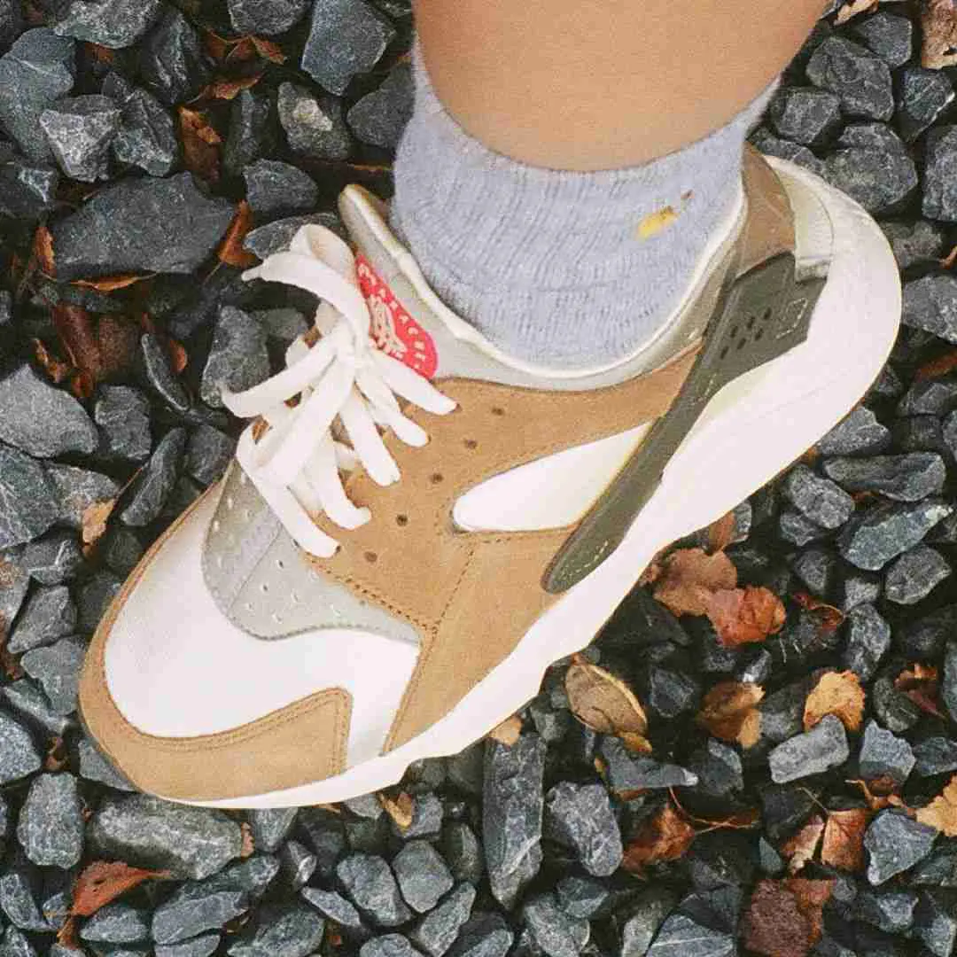 Stüssy x Nike Air Huarache LE 'Desert Oak' 2021 DD1381-200 Stüssy x Nike Air Huarache LE 'Desert Oak' 2021 DD1381-200